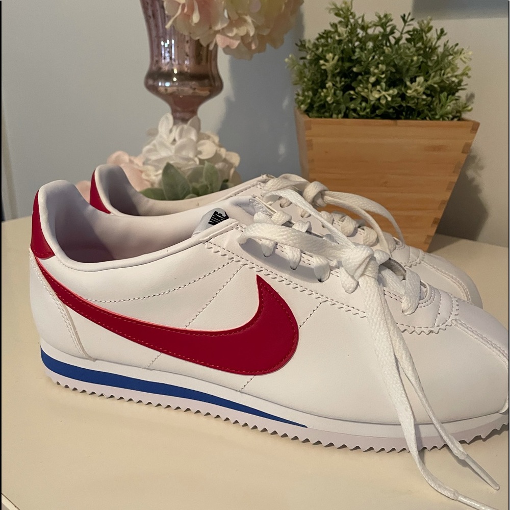 BRAND NEW IN BOX Nike Classic Cortez women’s 10